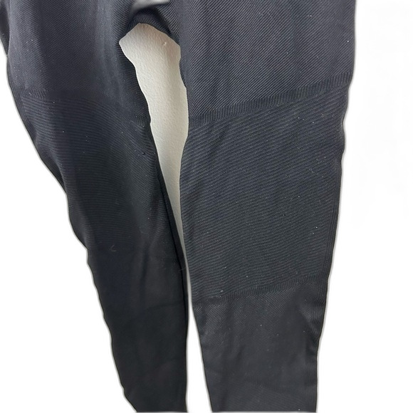 Commando Black High-Waist Workout Leggings Size Medium/Large - Picture 10 of 14